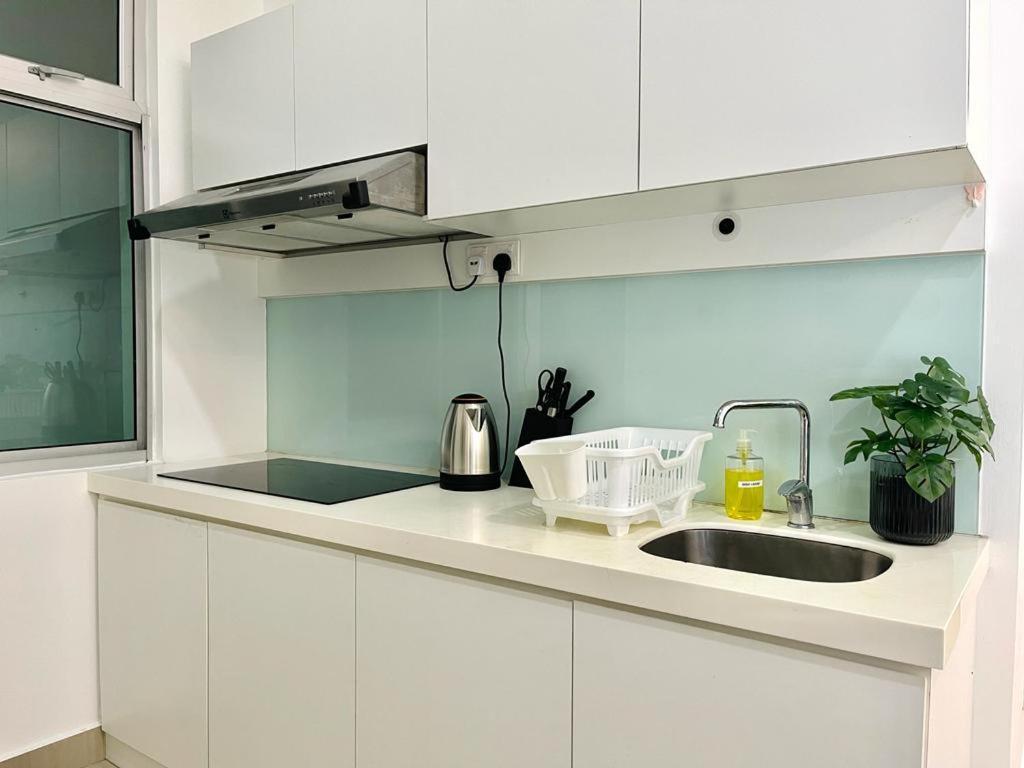 Manhattan, Mount Austin By Antlerzone Apartemen